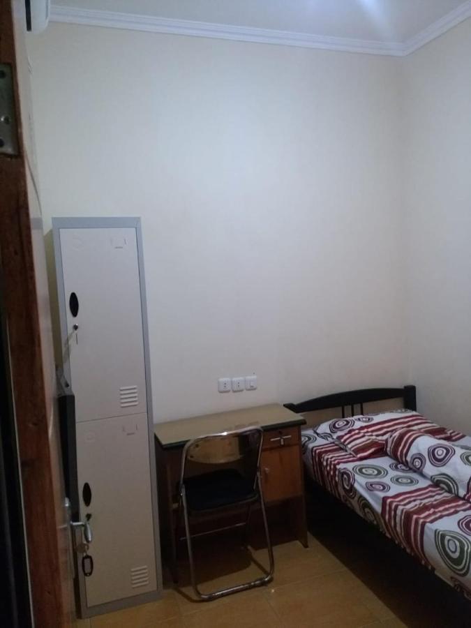 Wisma tamu Danyshom Cikarang